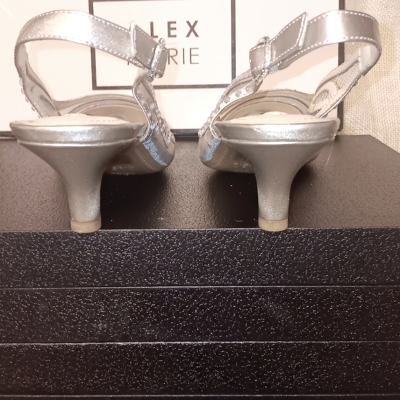 Alex Marie low silver high heel shoe w/back adjustable back strap - Picture 8 of 8
